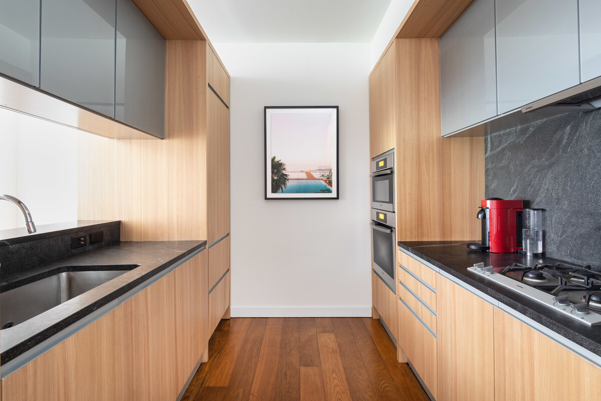 311 W BROADWAY 4C