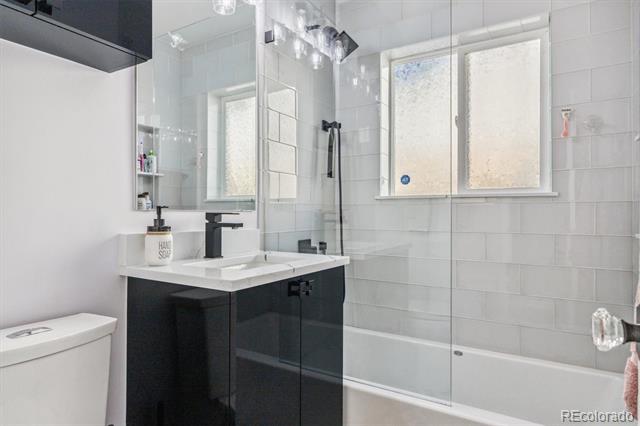 2916 Ivanhoe Street