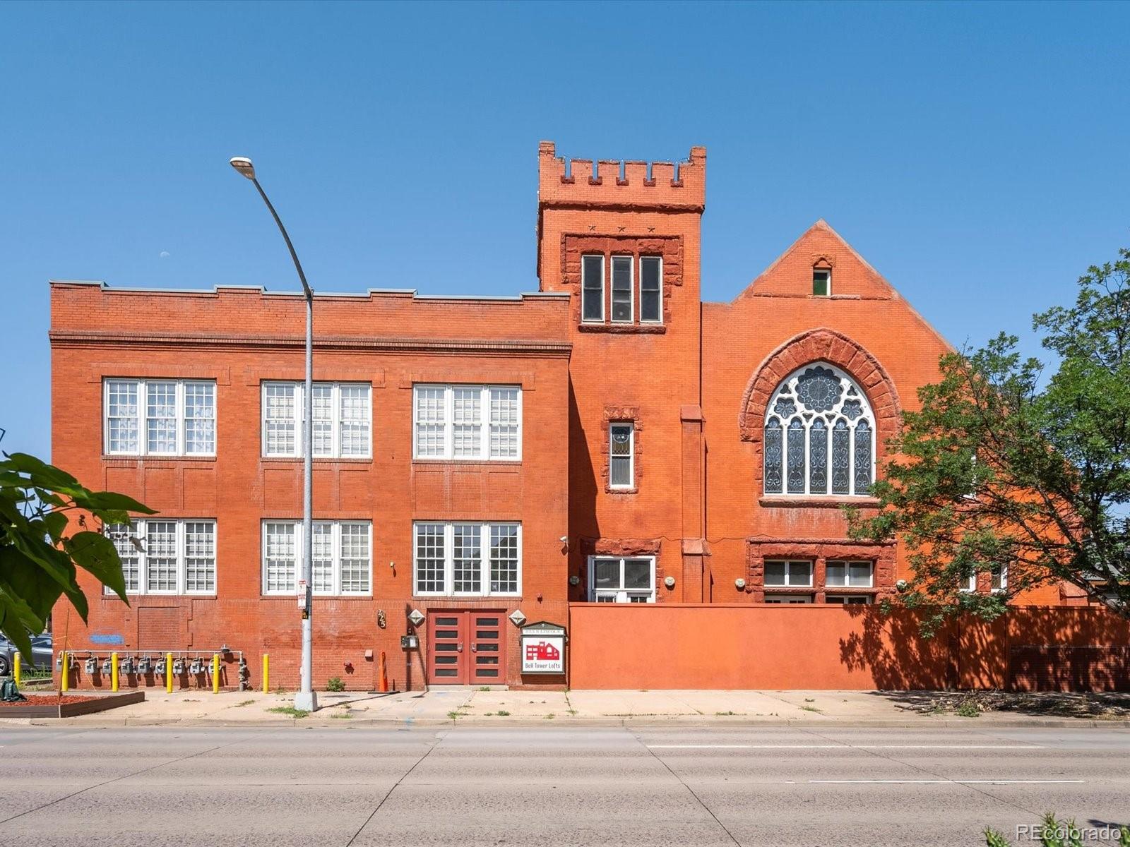 225 N Lincoln Street Unit: 4