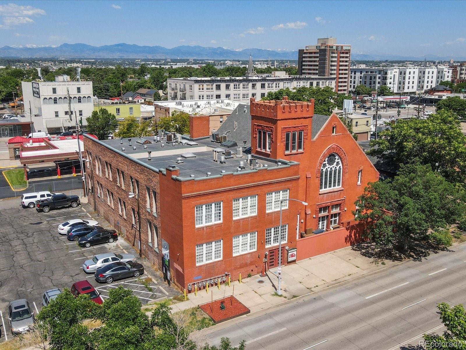 225 N Lincoln Street Unit: 4