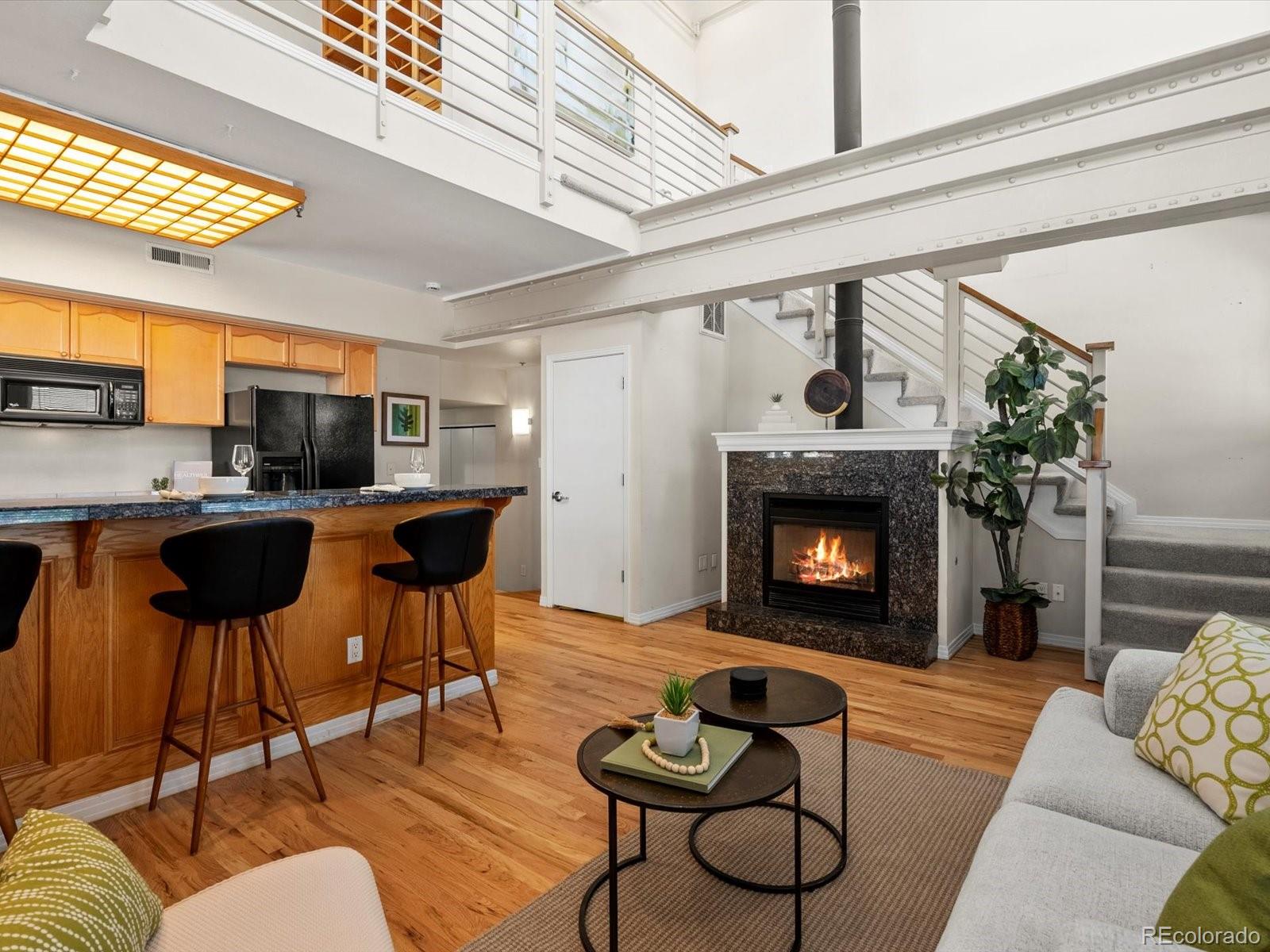 225 N Lincoln Street Unit: 4