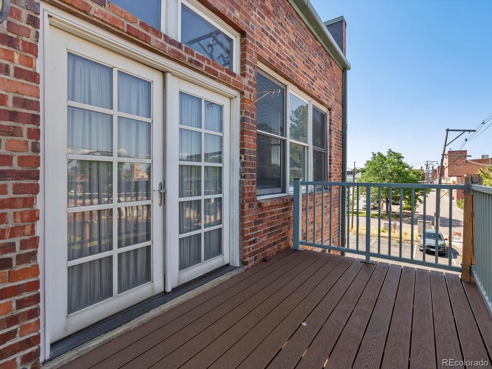 225 N Lincoln Street Unit: 4