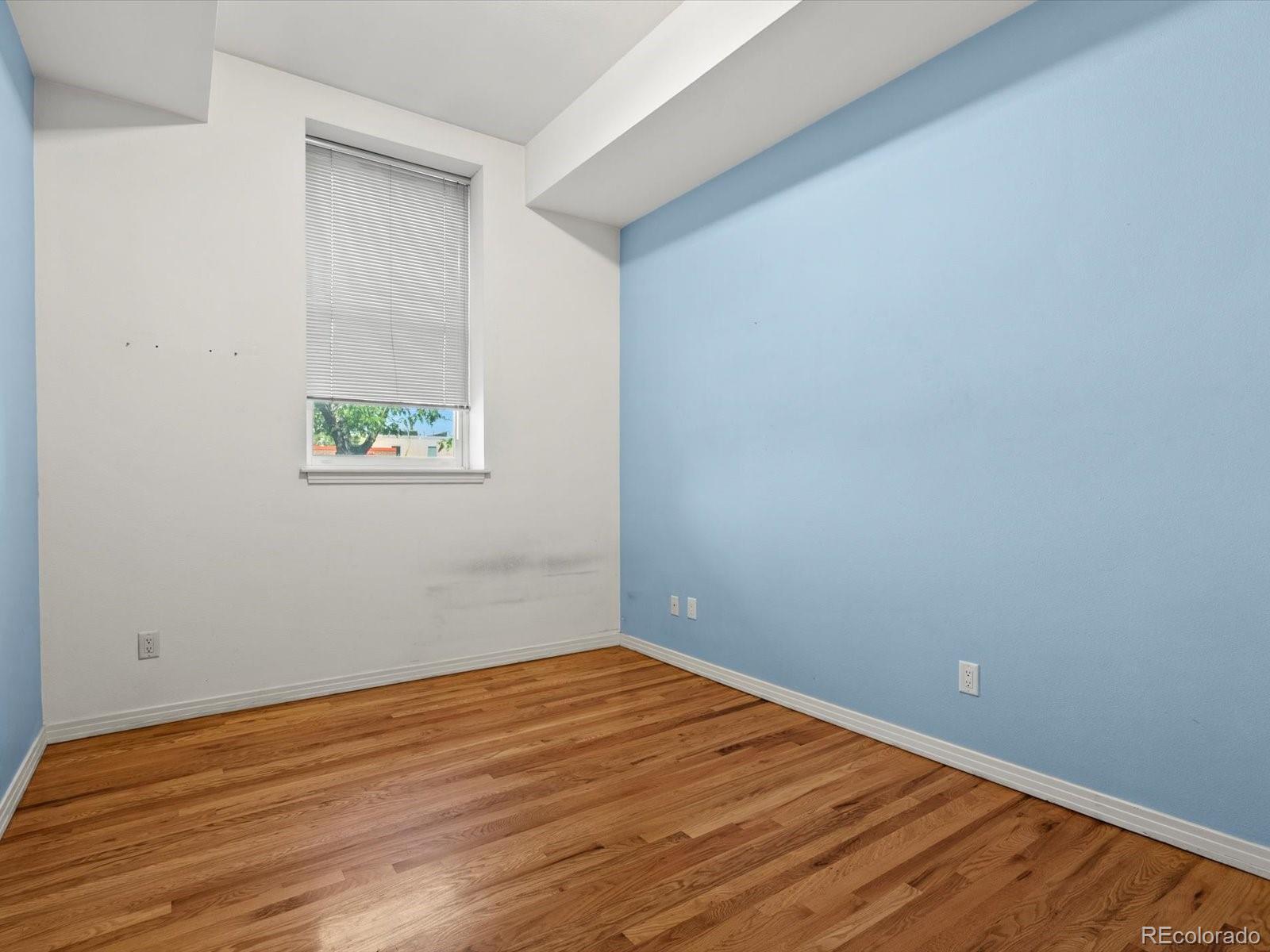 225 N Lincoln Street Unit: 4