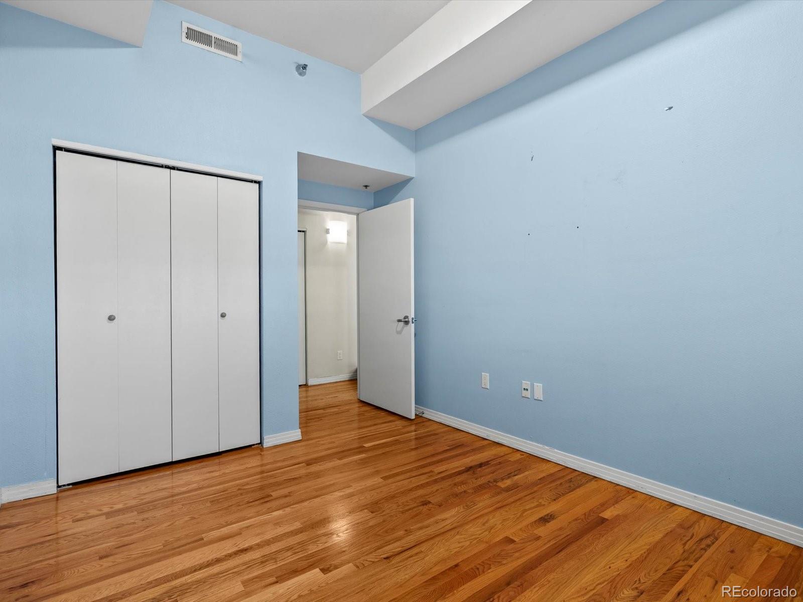 225 N Lincoln Street Unit: 4
