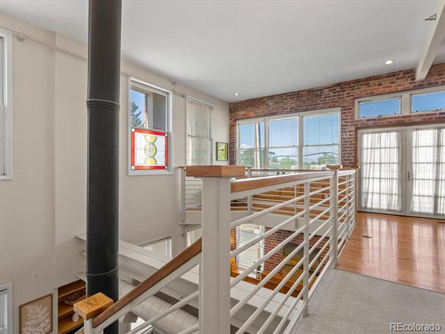 225 N Lincoln Street Unit: 4