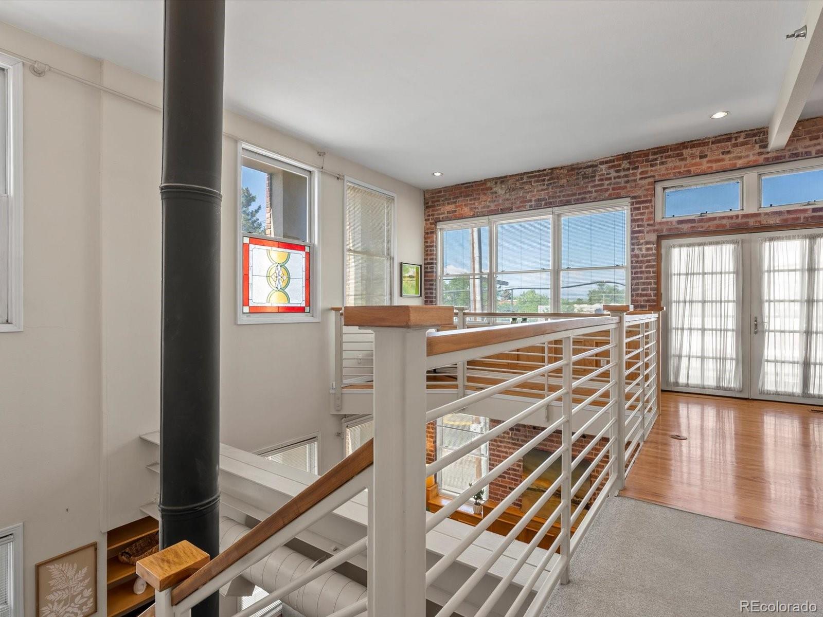 225 N Lincoln Street Unit: 4