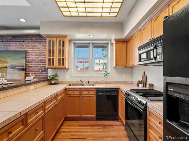 225 N Lincoln Street Unit: 4