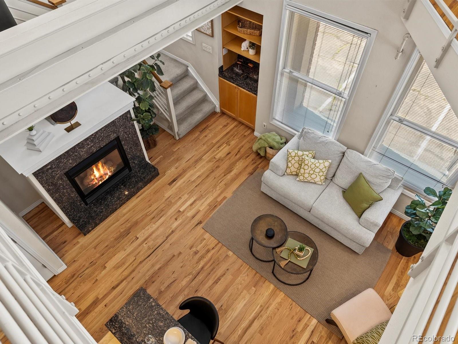 225 N Lincoln Street Unit: 4