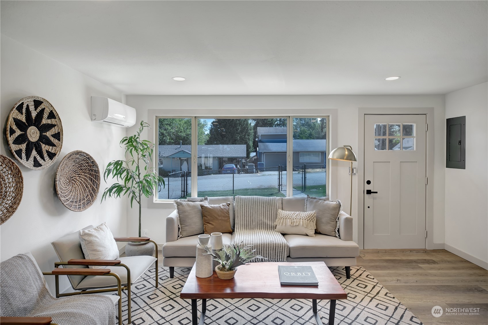 613 Tacoma Avenue NE