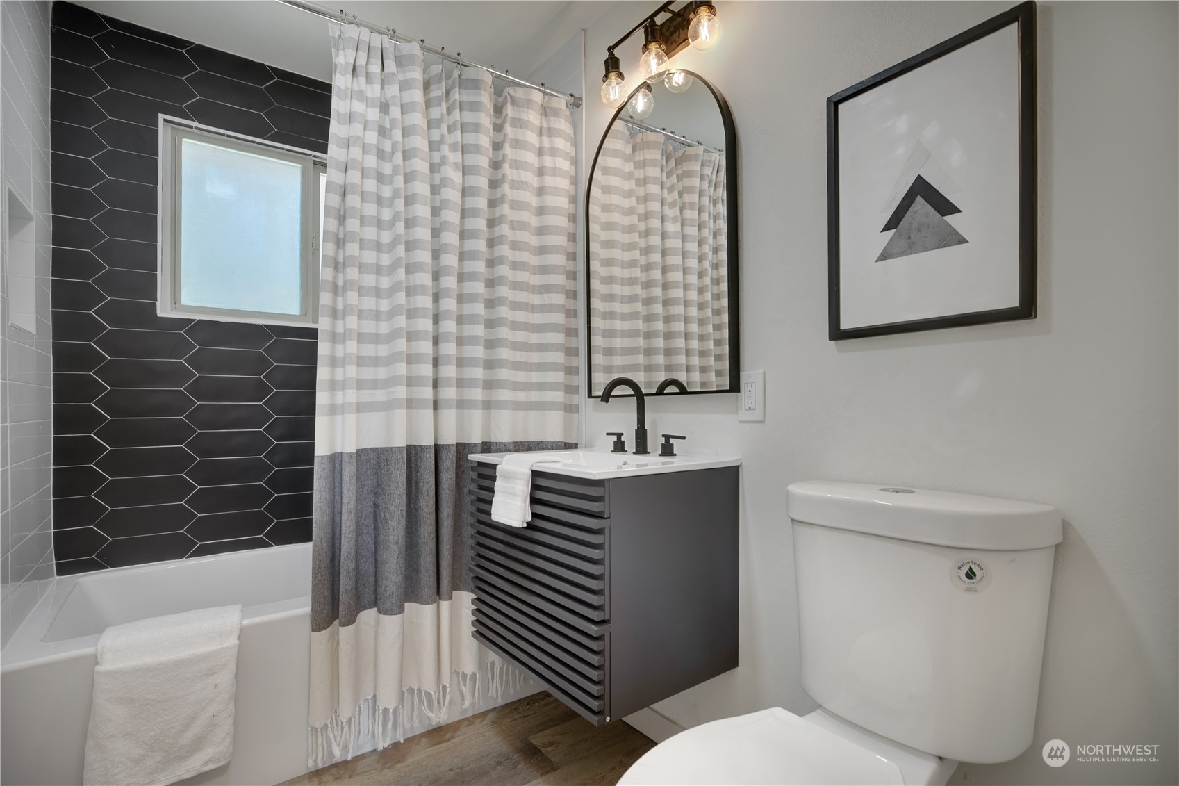 613 Tacoma Avenue NE