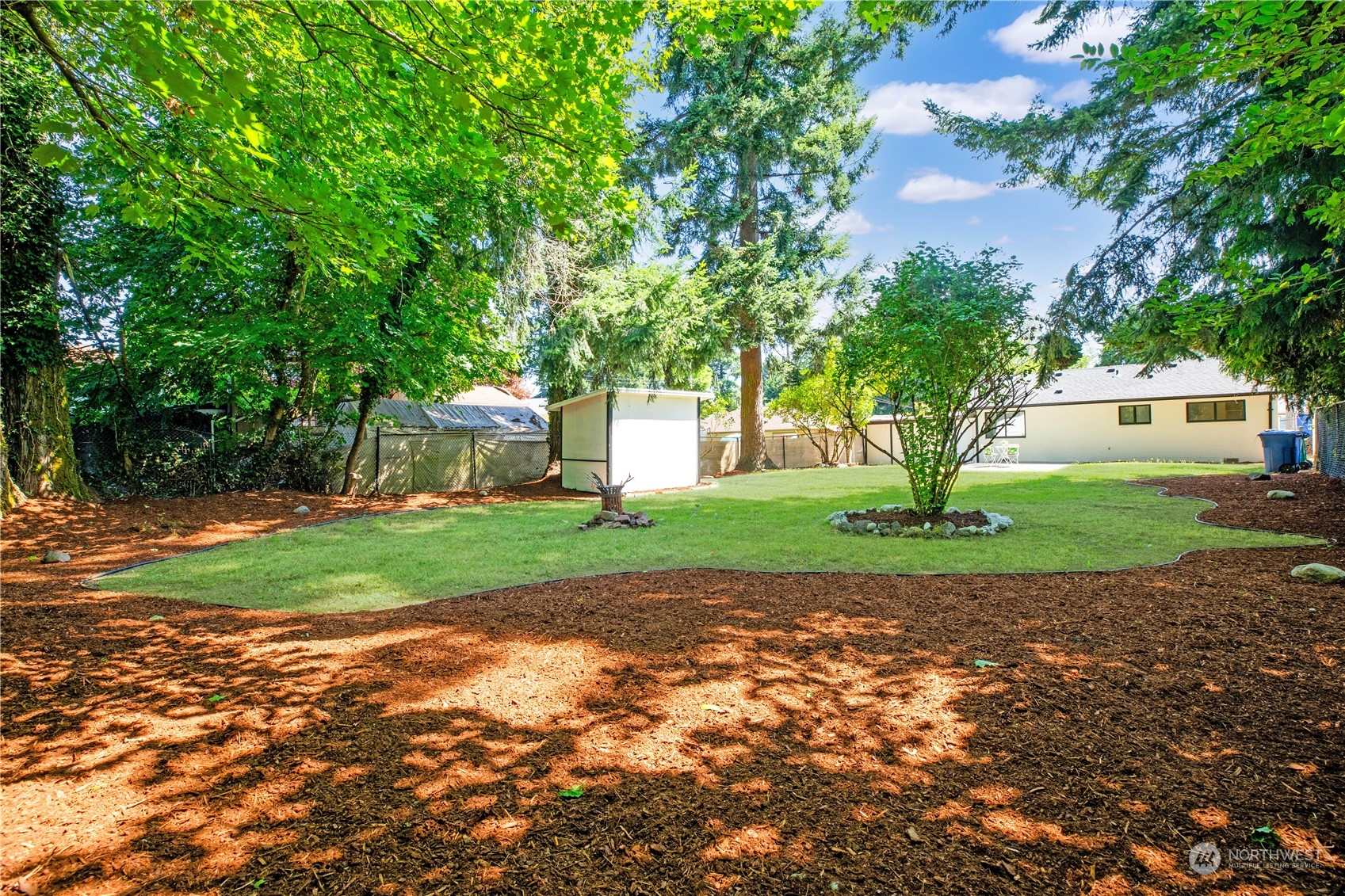 613 Tacoma Avenue NE