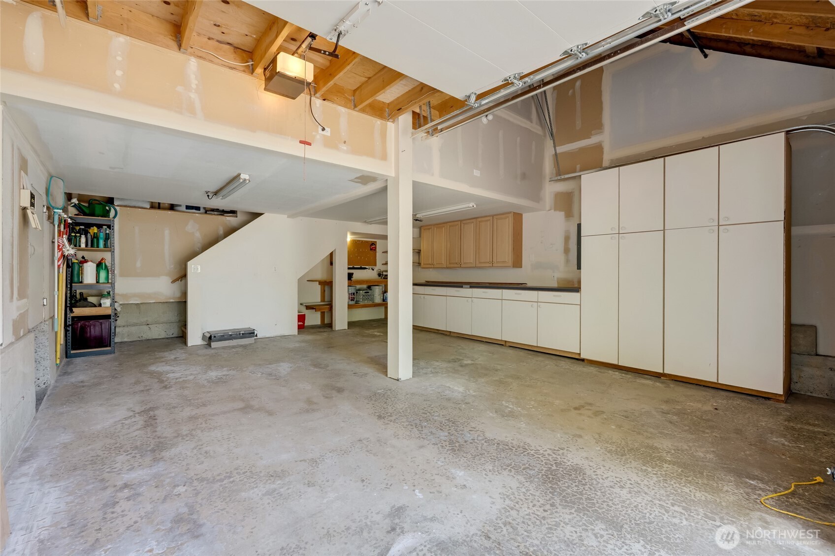 1225 85th Drive NE