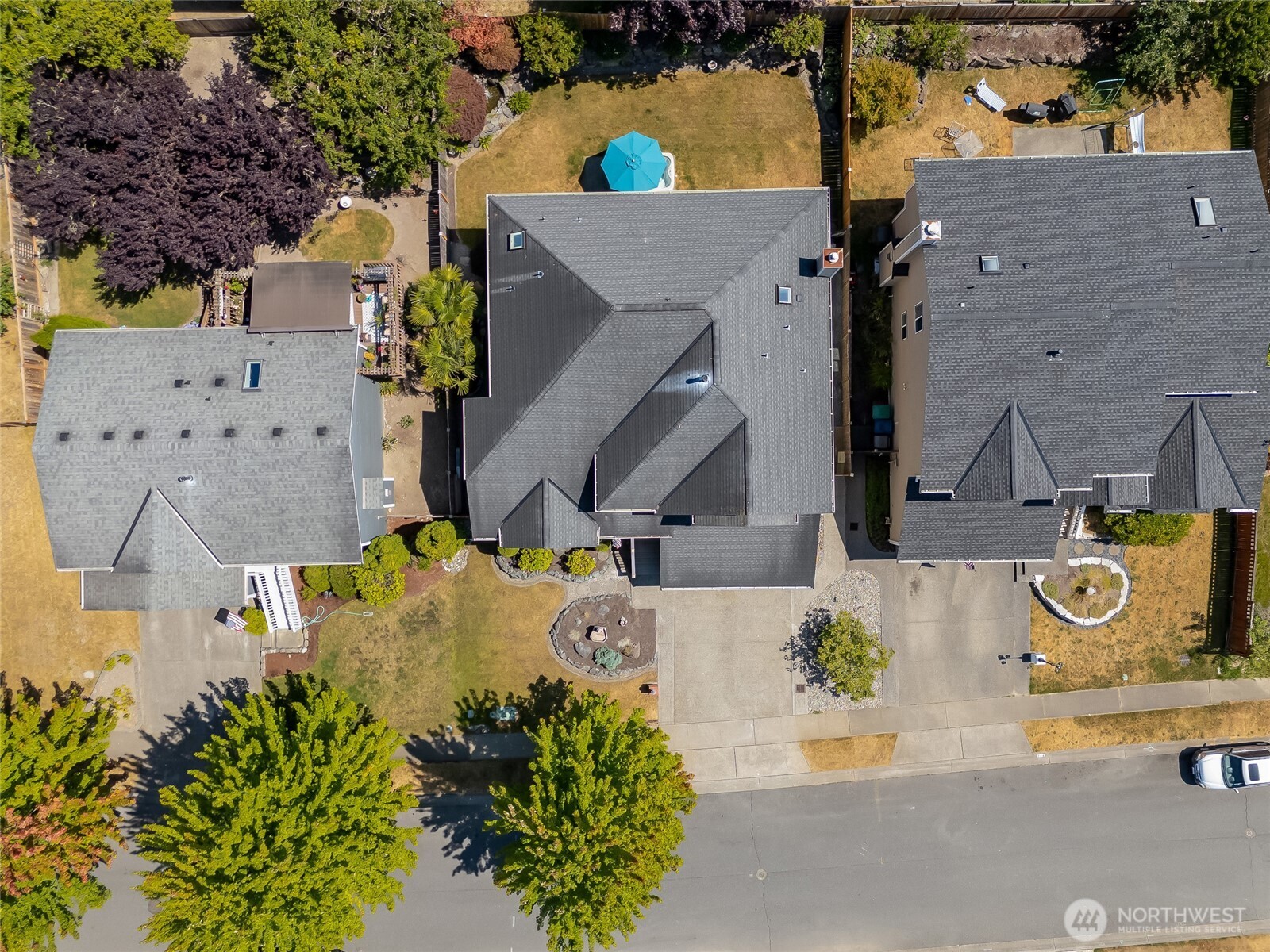 1225 85th Drive NE
