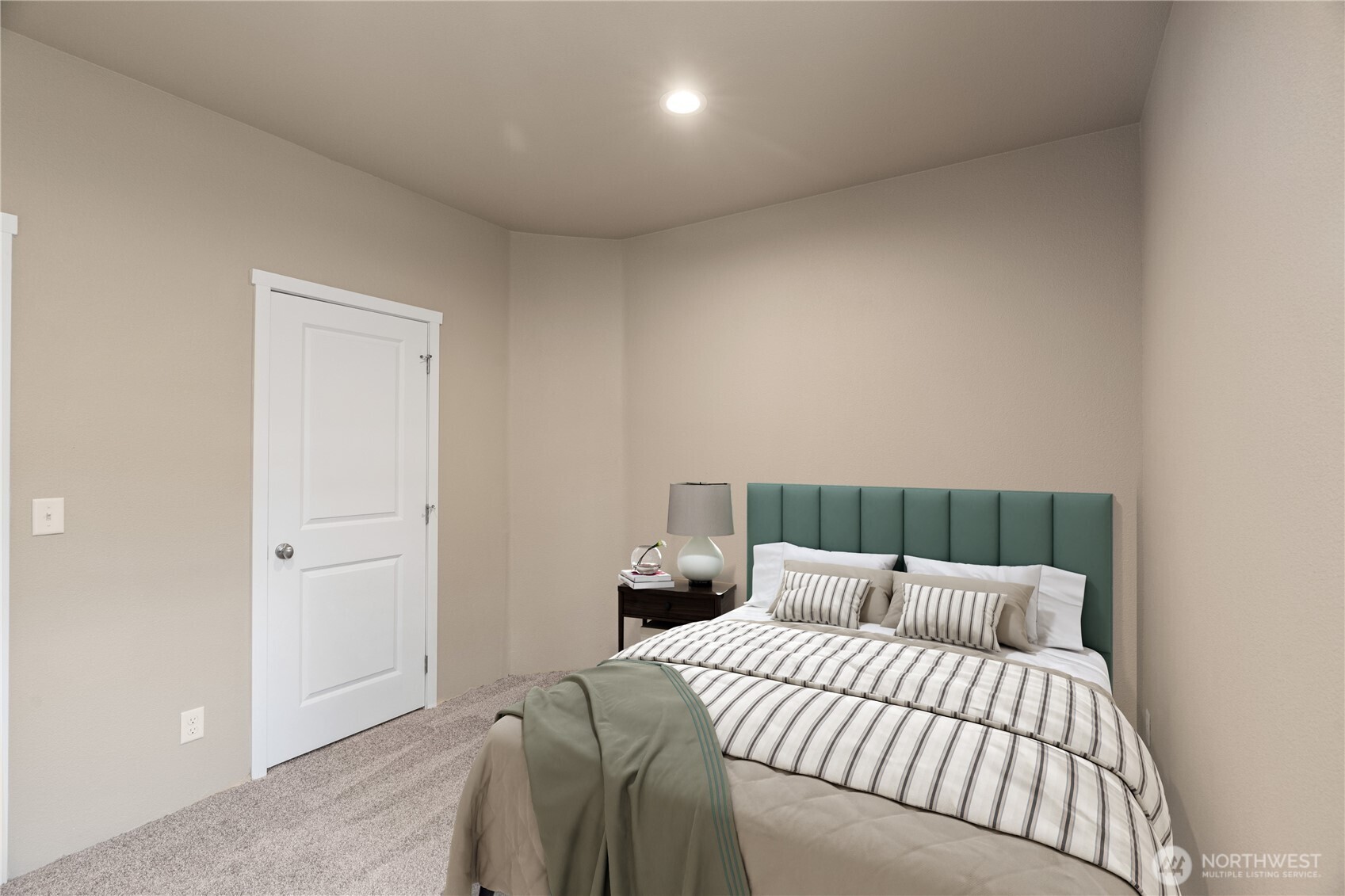 712 Syzygy Court SE