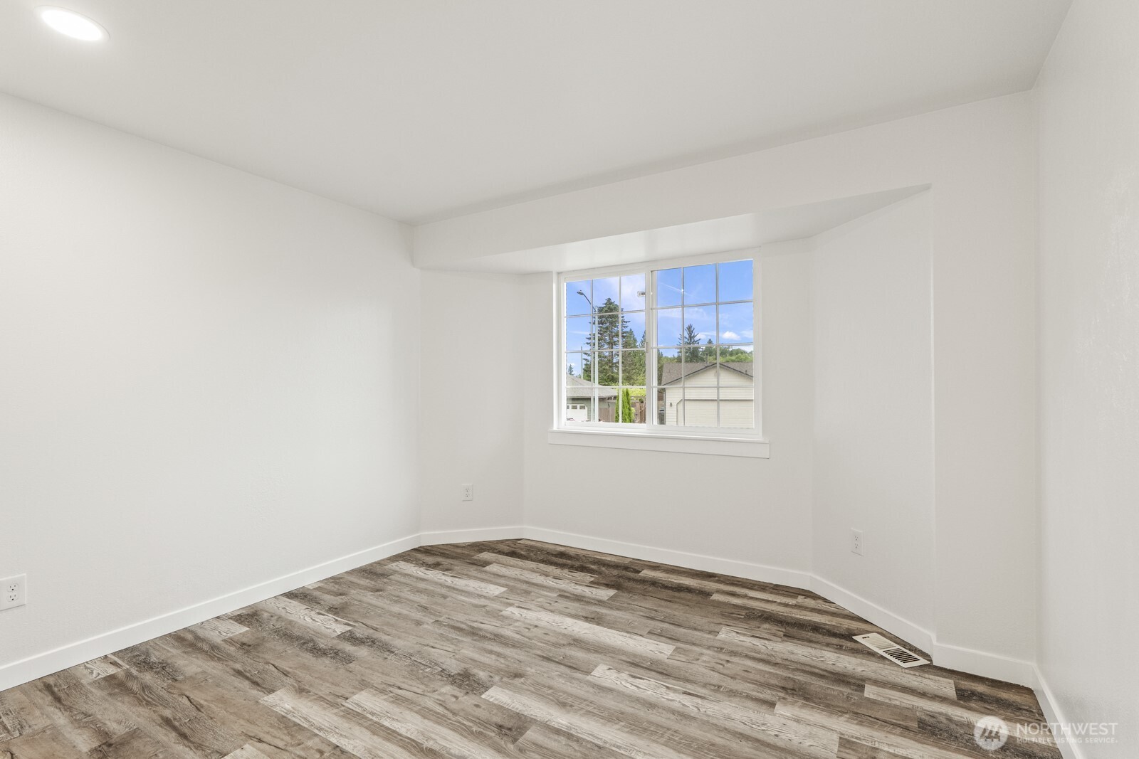 114 Tompkins Place