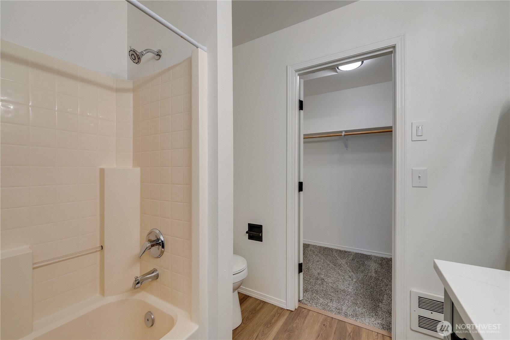 6916 Rainier Drive Unit: B