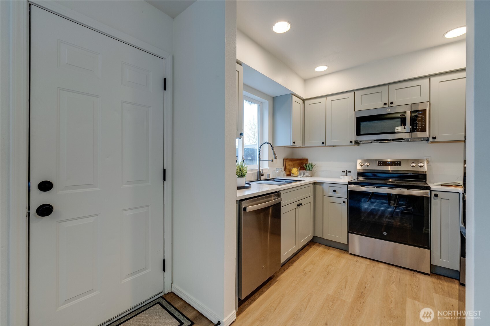 6916 Rainier Drive Unit: B