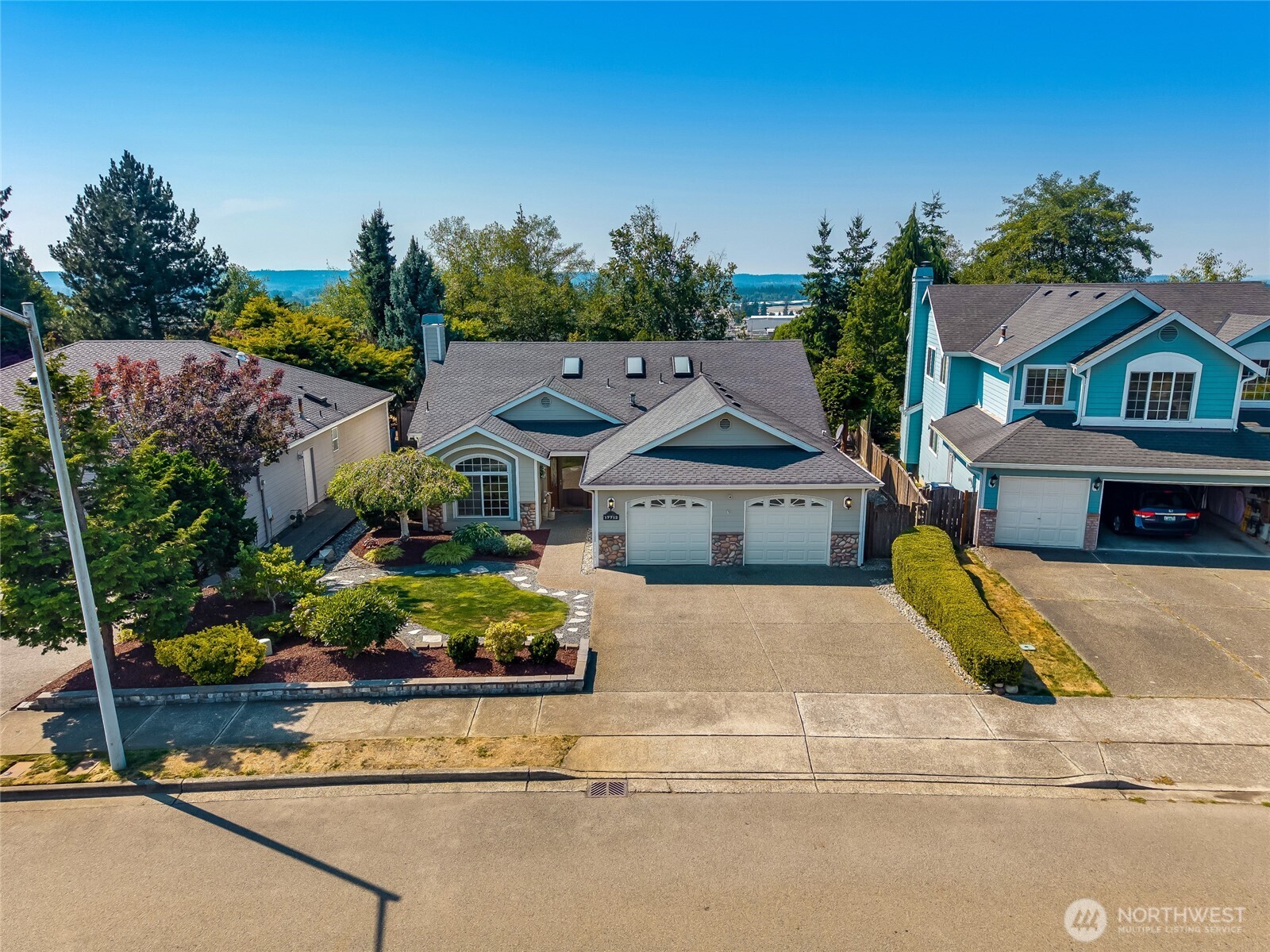 17712 W Country Club Drive