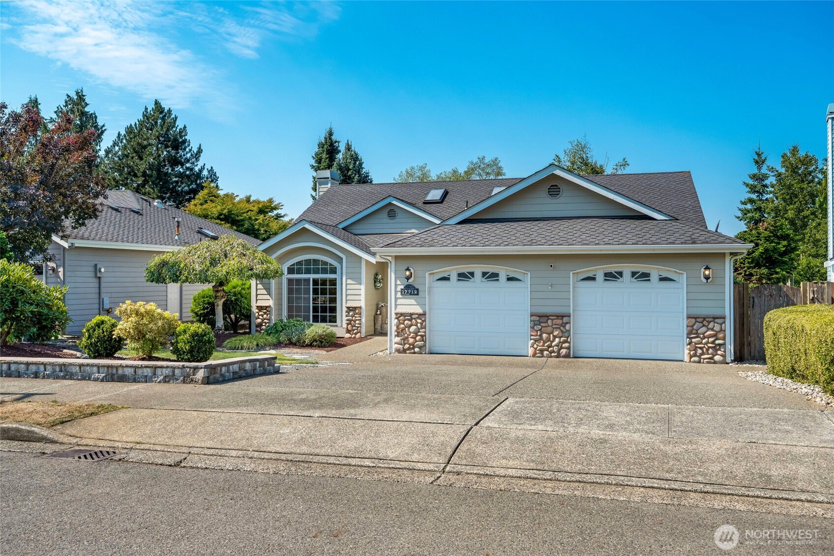 17712 W Country Club Drive