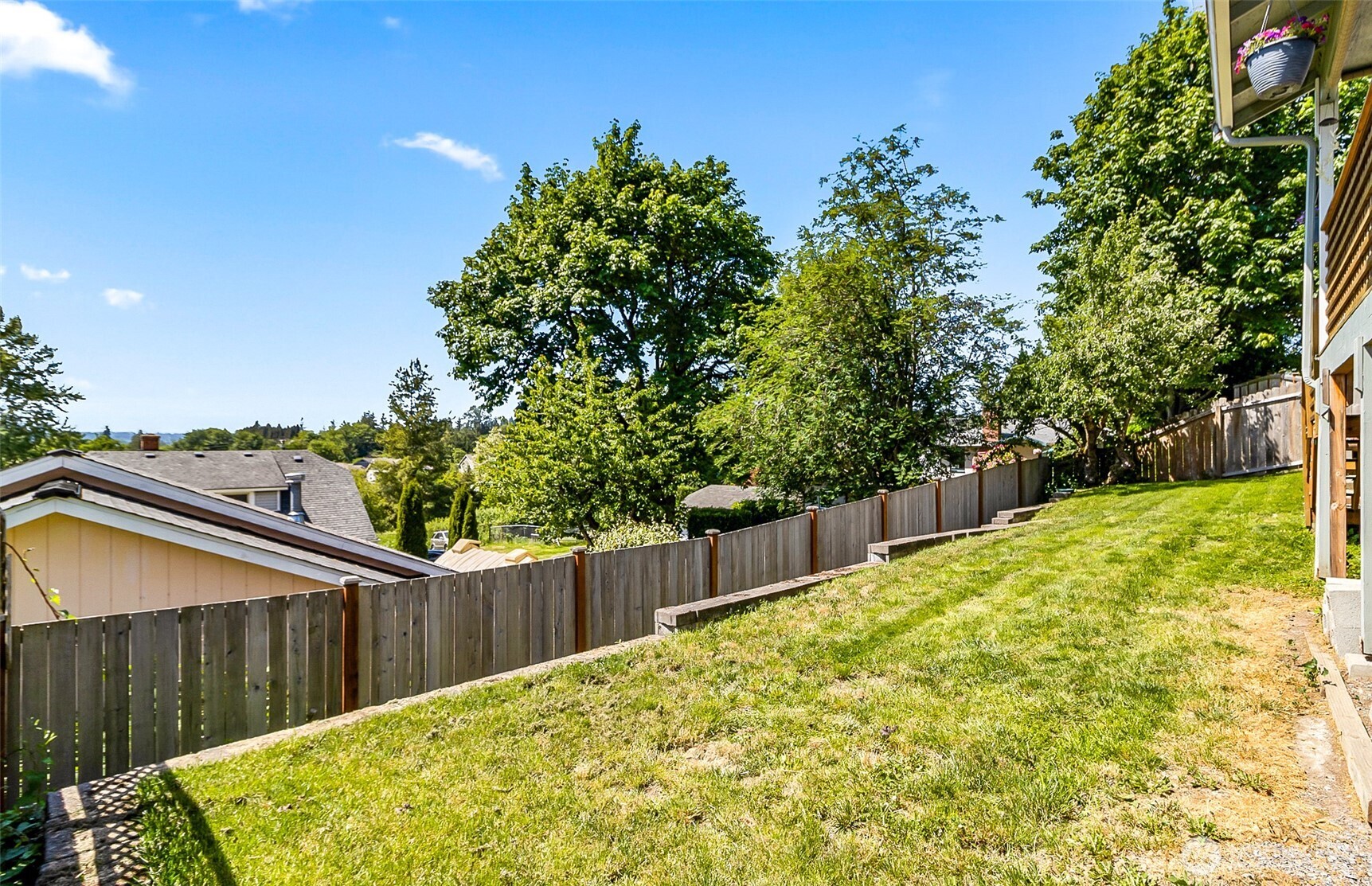 526 Avenue J