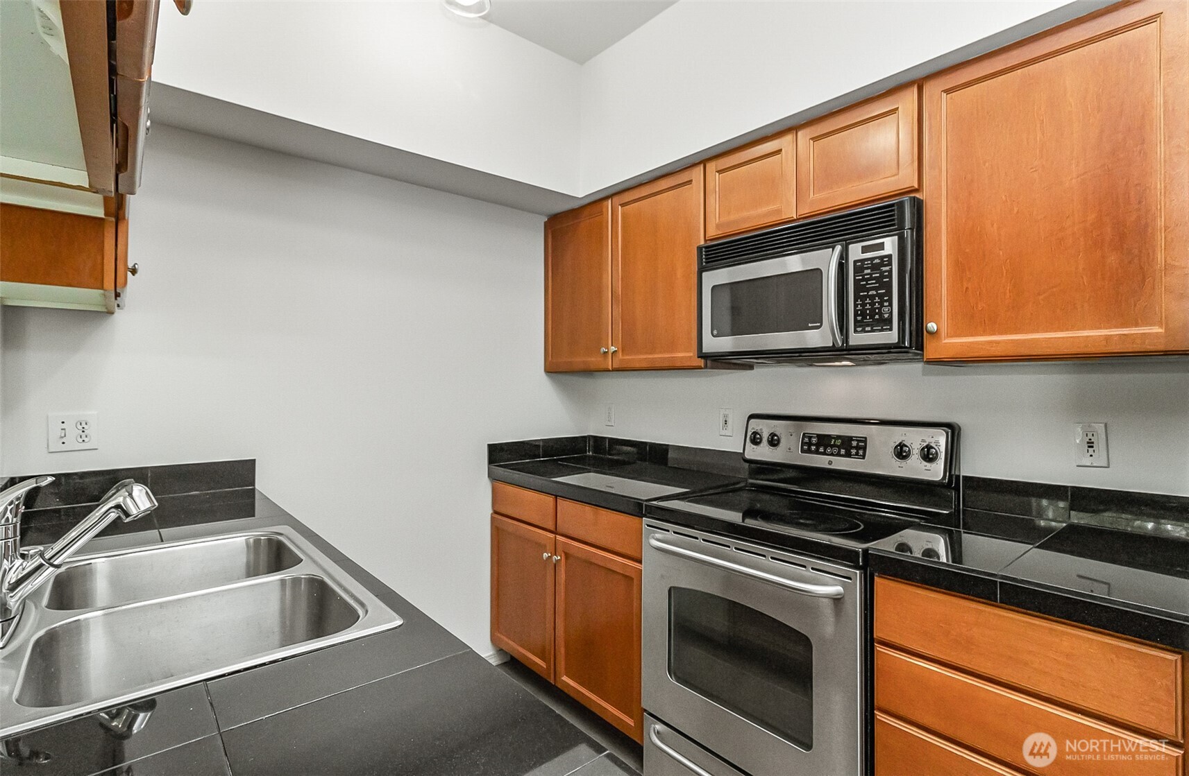 14821 29th Avenue W. Unit: K101