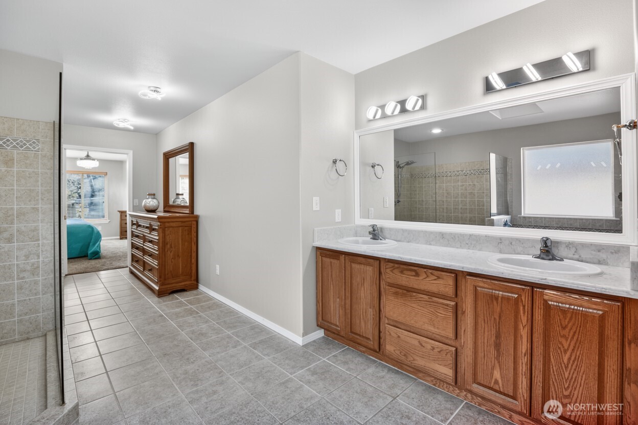 650 Skamokawa Court SE