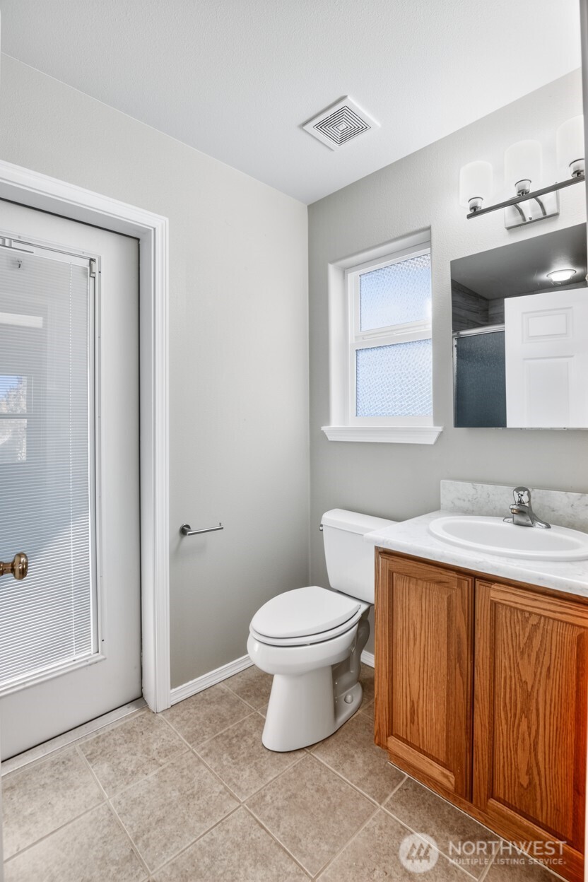 650 Skamokawa Court SE