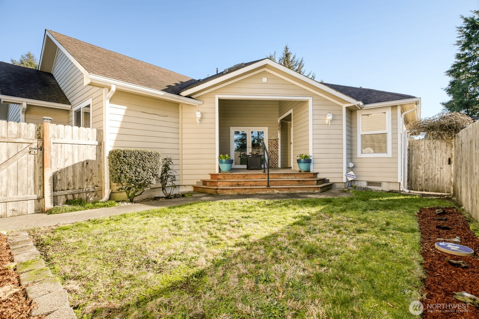 650 Skamokawa Court SE