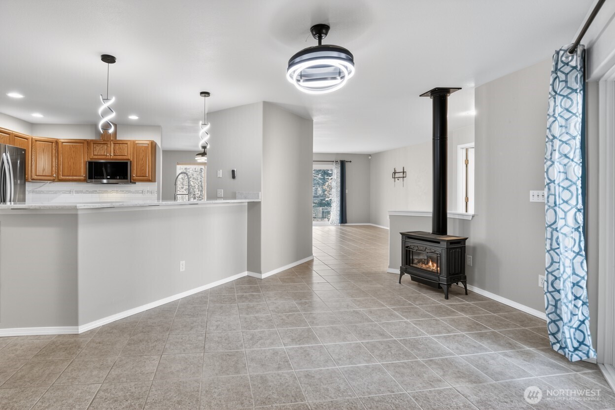 650 Skamokawa Court SE