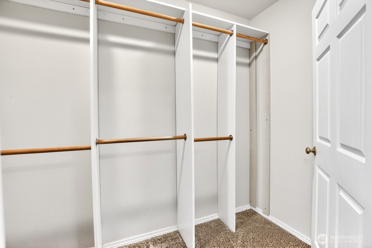 650 Skamokawa Court SE