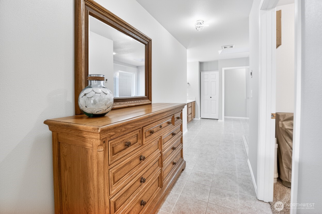 650 Skamokawa Court SE