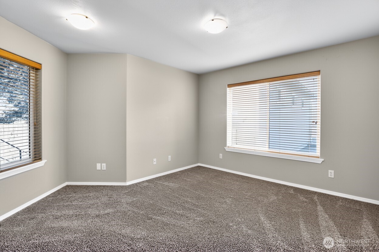 650 Skamokawa Court SE
