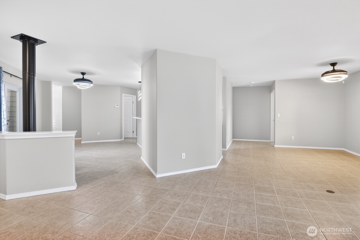 650 Skamokawa Court SE