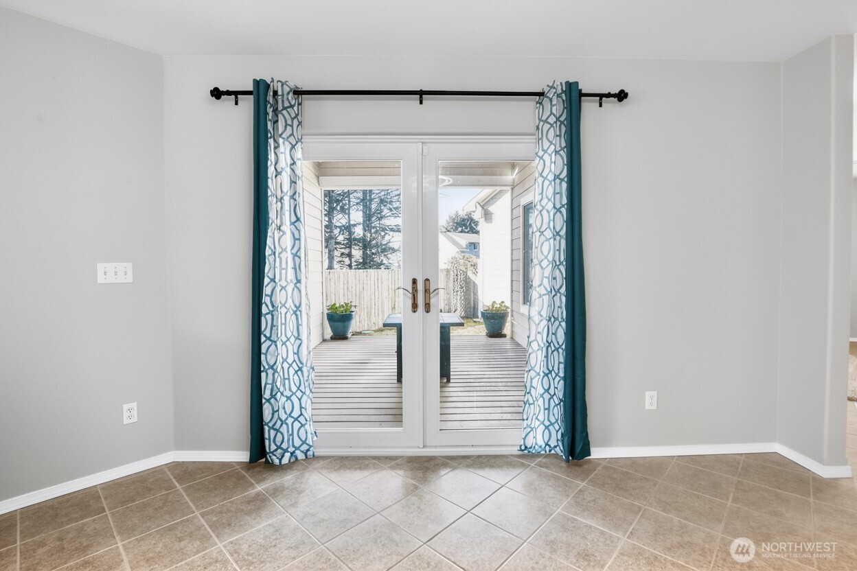 650 Skamokawa Court SE