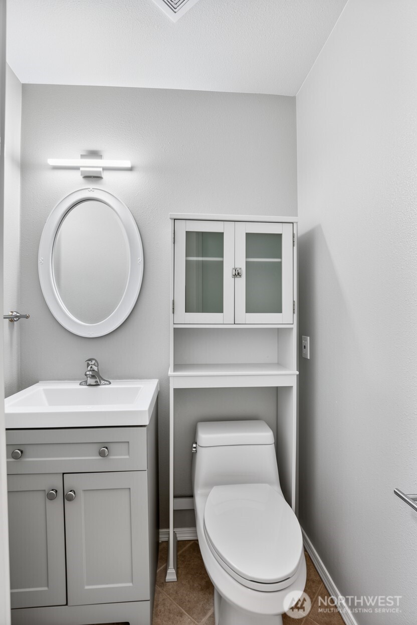 650 Skamokawa Court SE