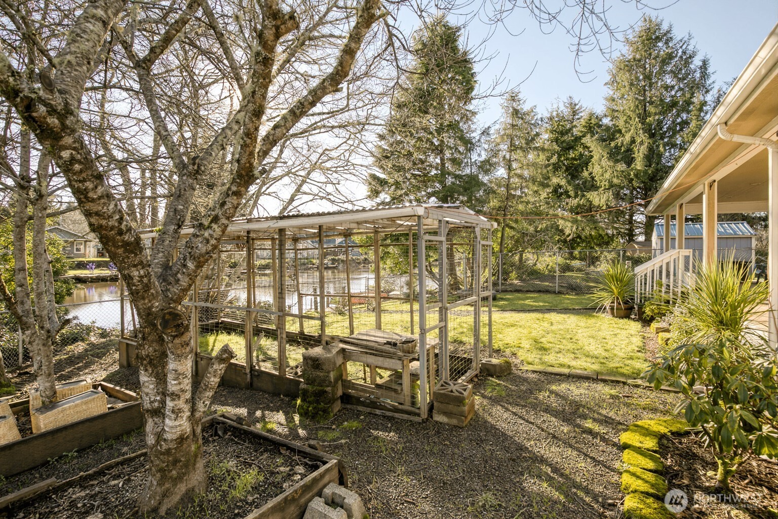 650 Skamokawa Court SE