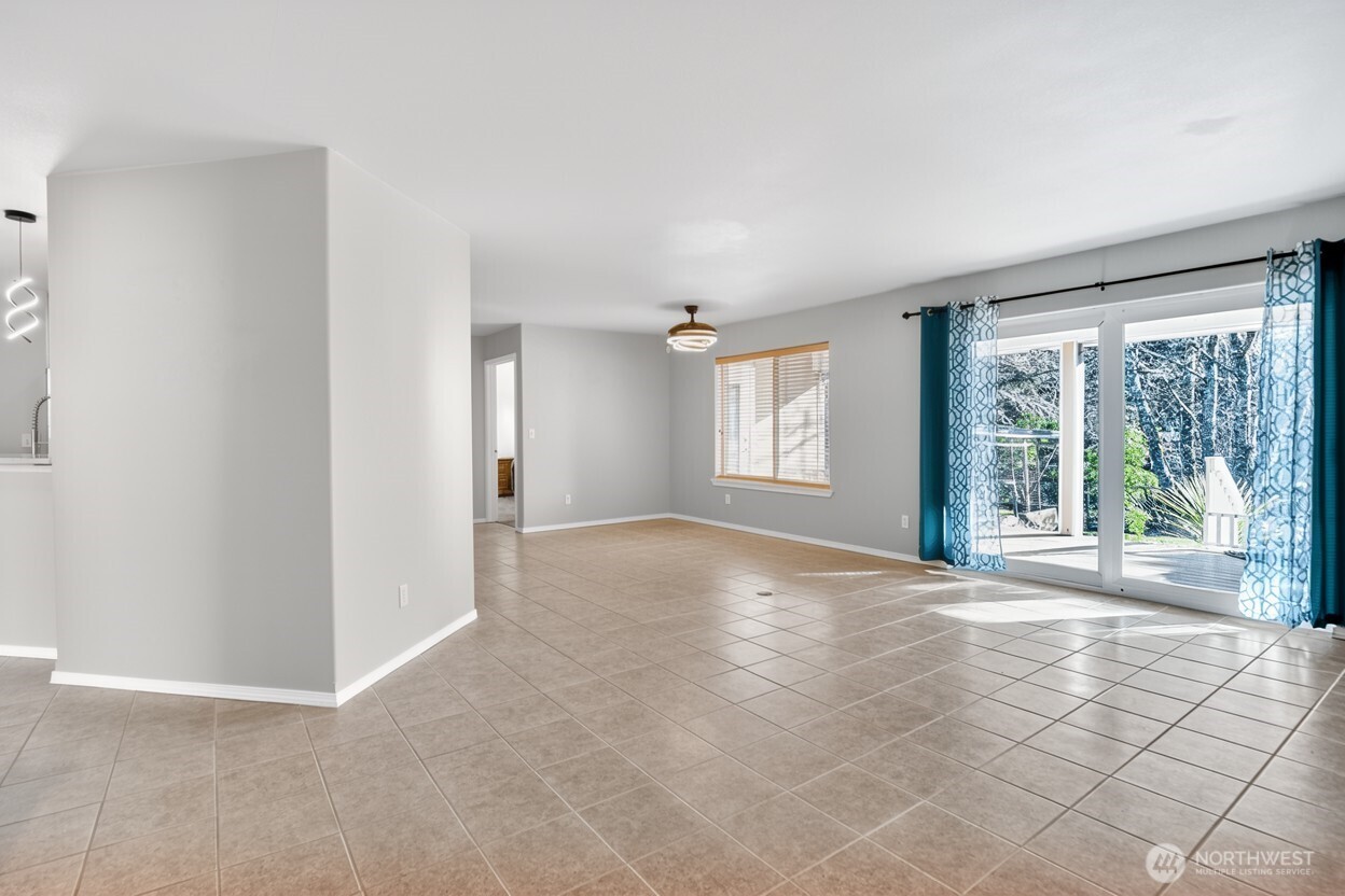 650 Skamokawa Court SE