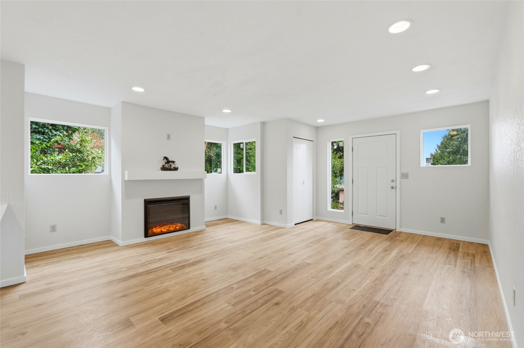 4404 Terrace Drive Unit: 8