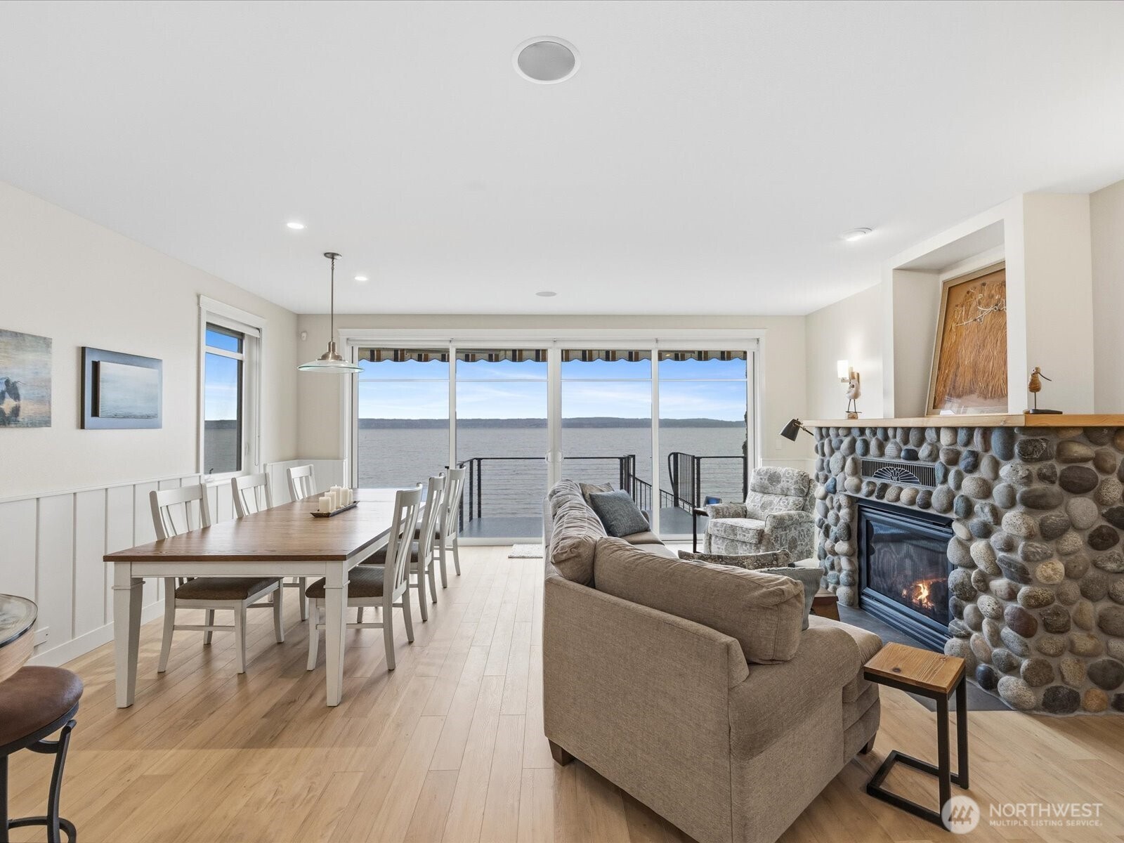 19126 Soundvview Drive NW