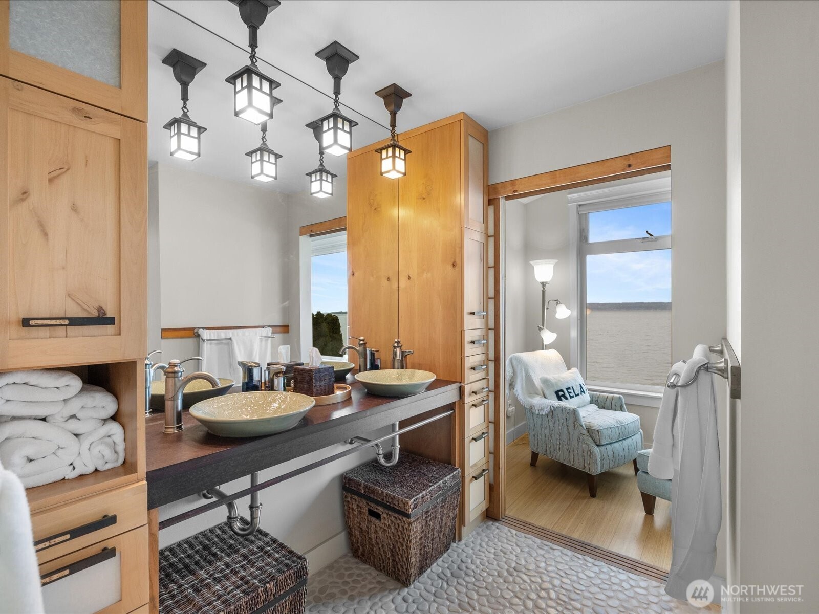 19126 Soundvview Drive NW