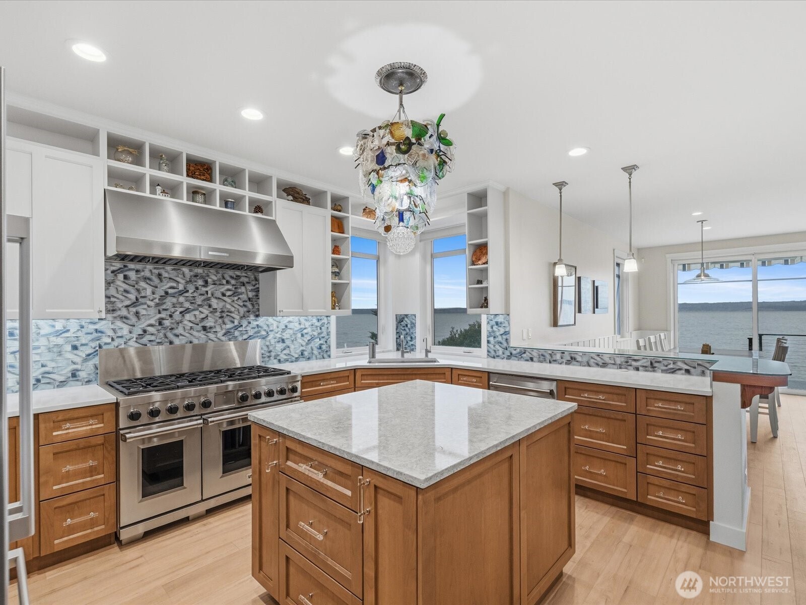 19126 Soundvview Drive NW