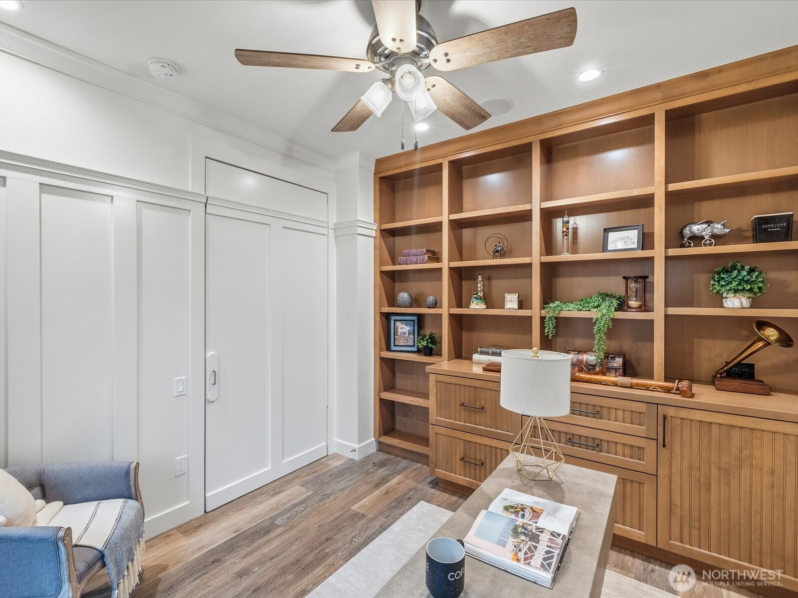 19126 Soundvview Drive NW