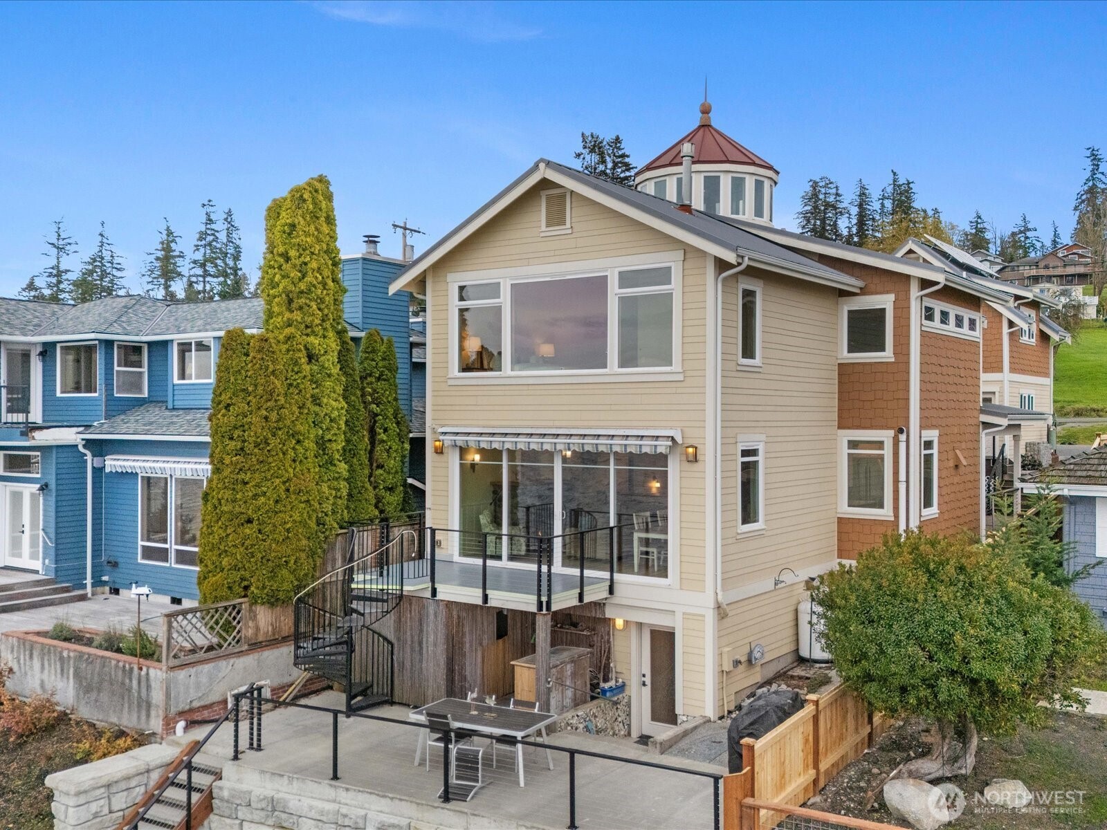 19126 Soundvview Drive NW