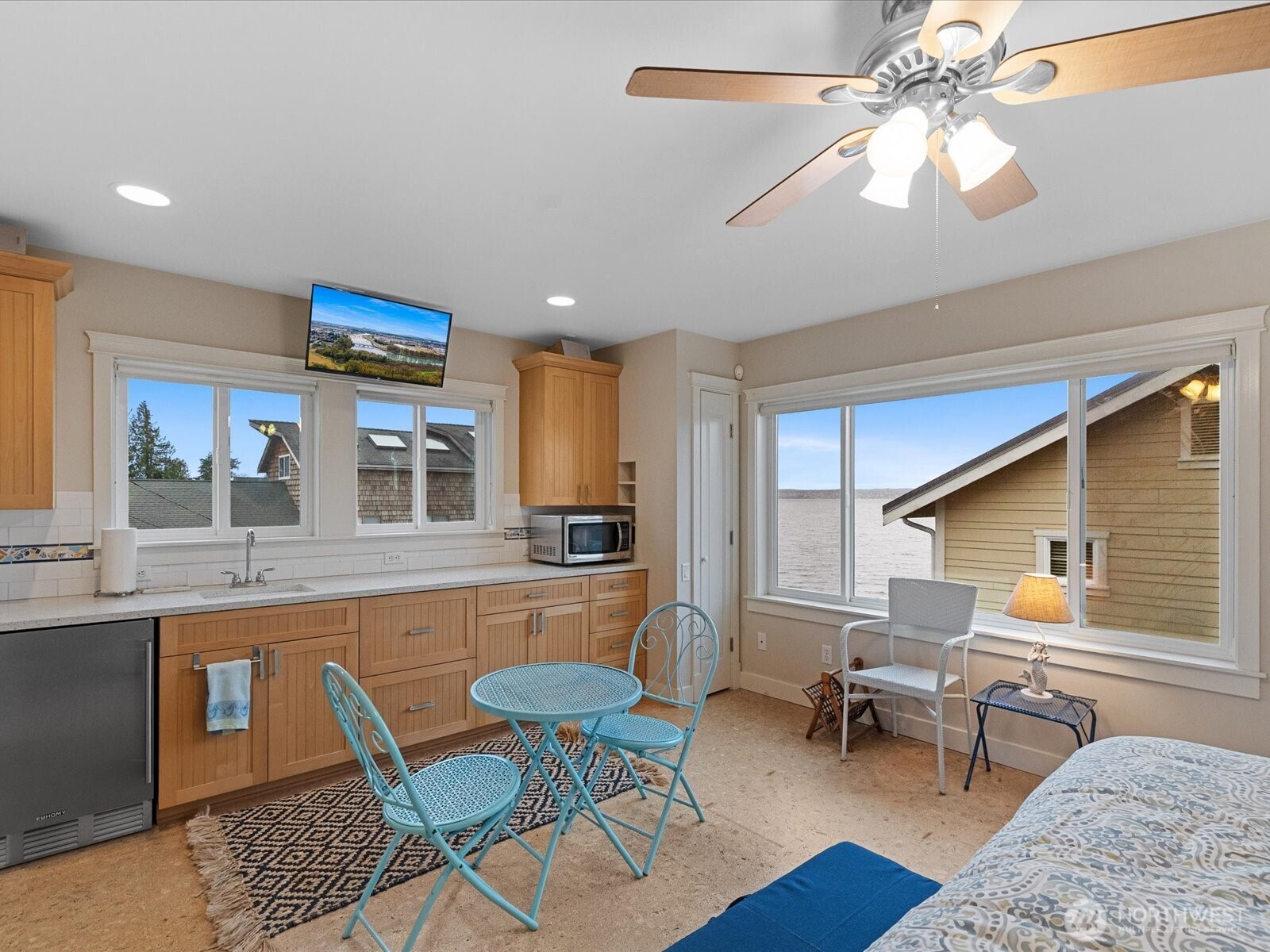 19126 Soundvview Drive NW