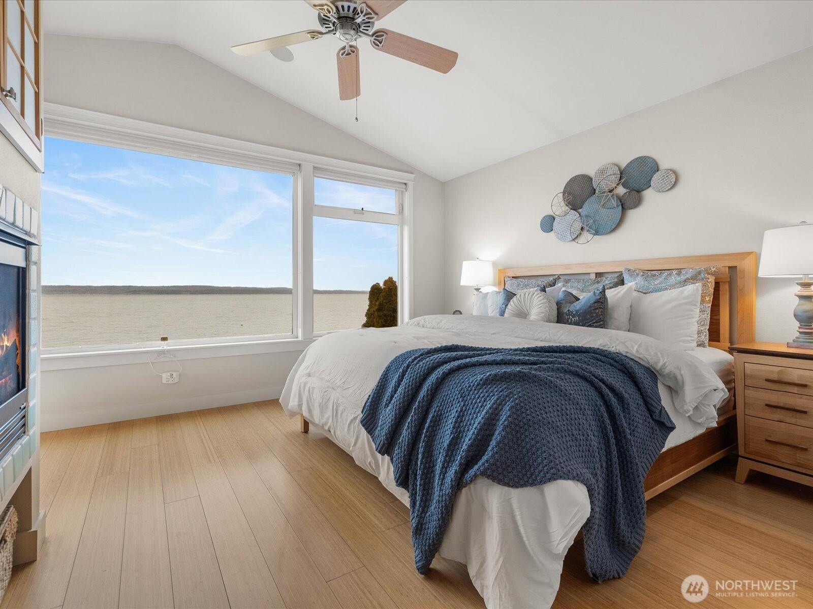 19126 Soundvview Drive NW