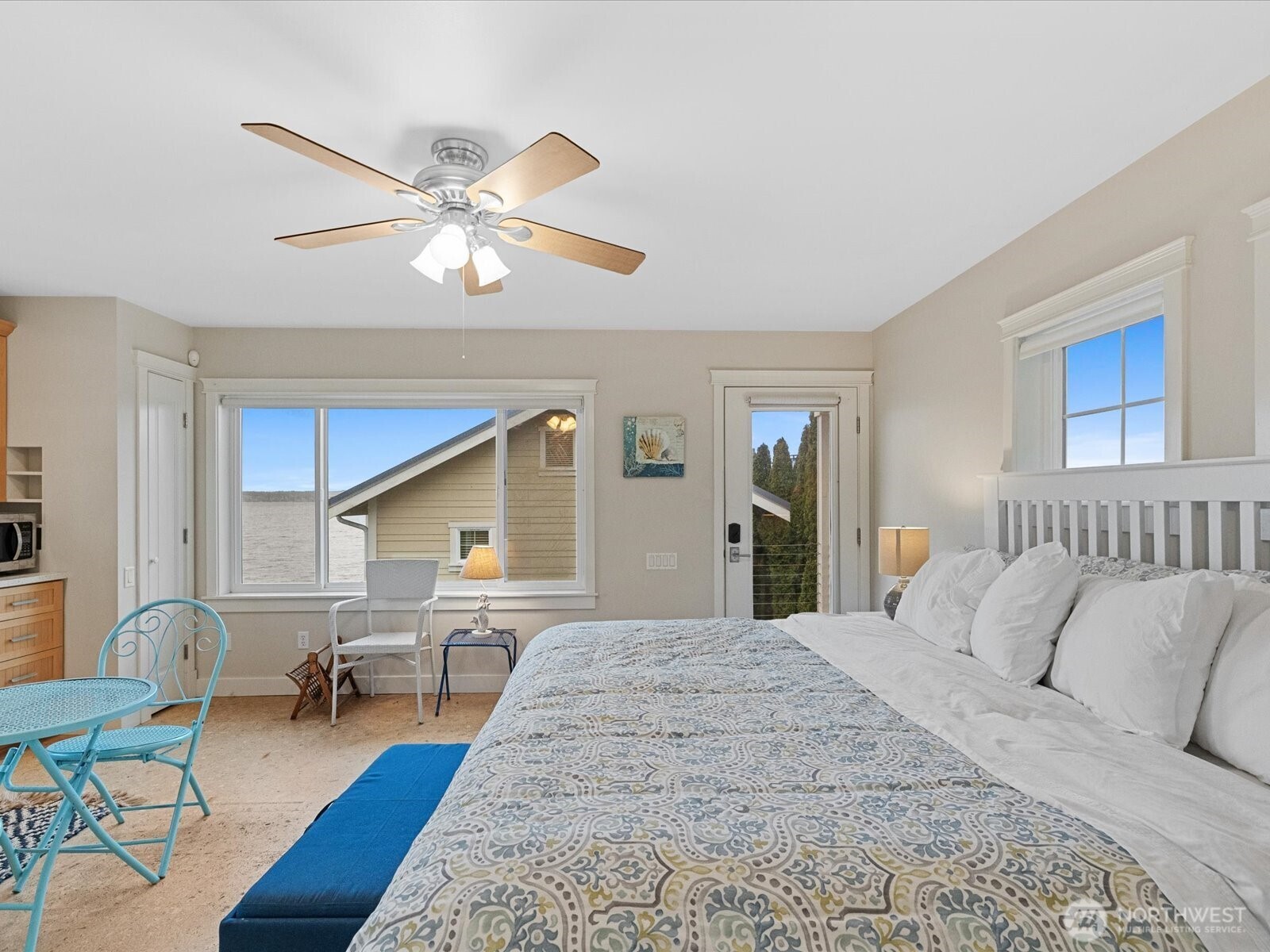 19126 Soundvview Drive NW