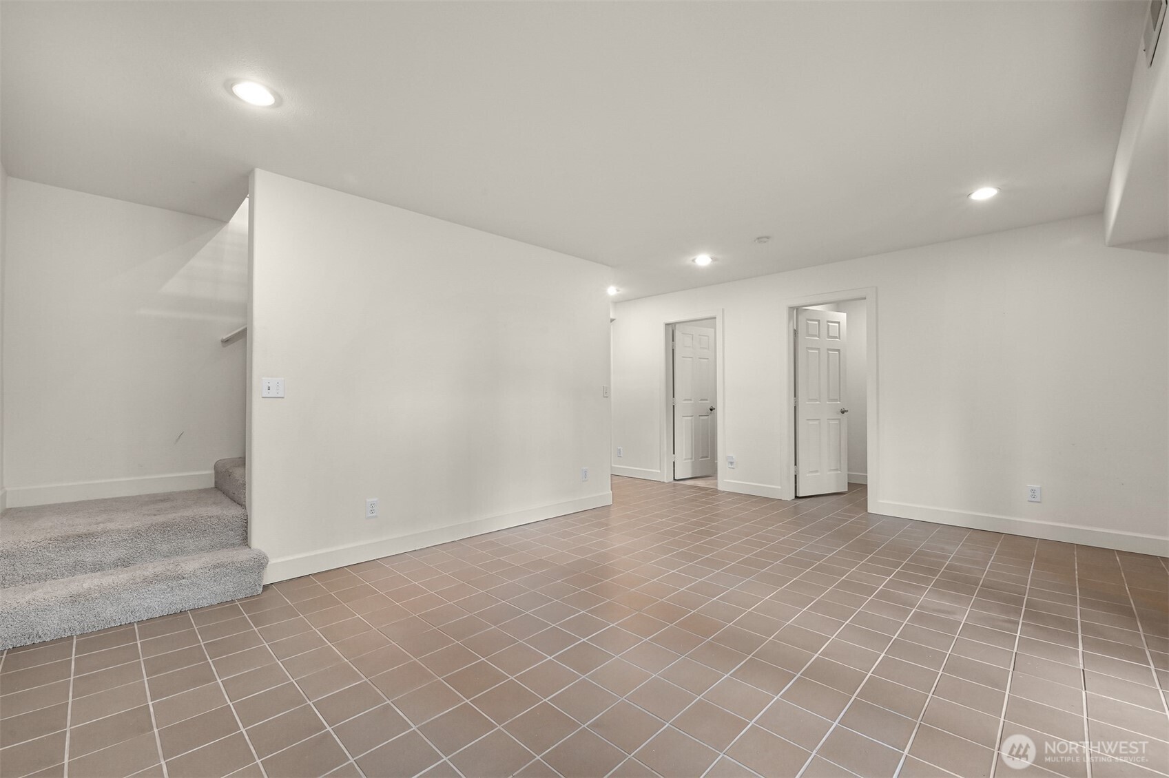 4135 Agate Road
