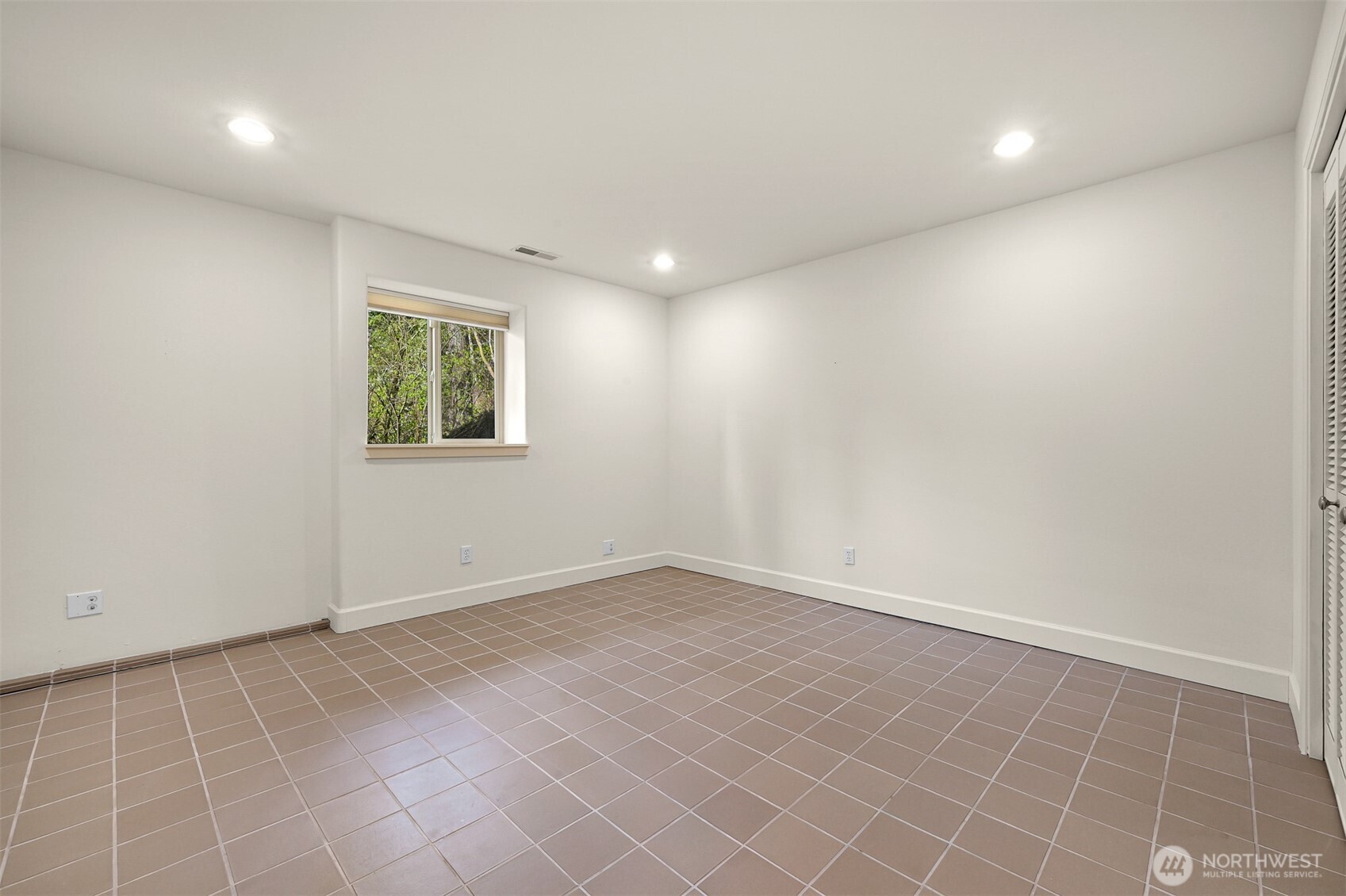4135 Agate Road