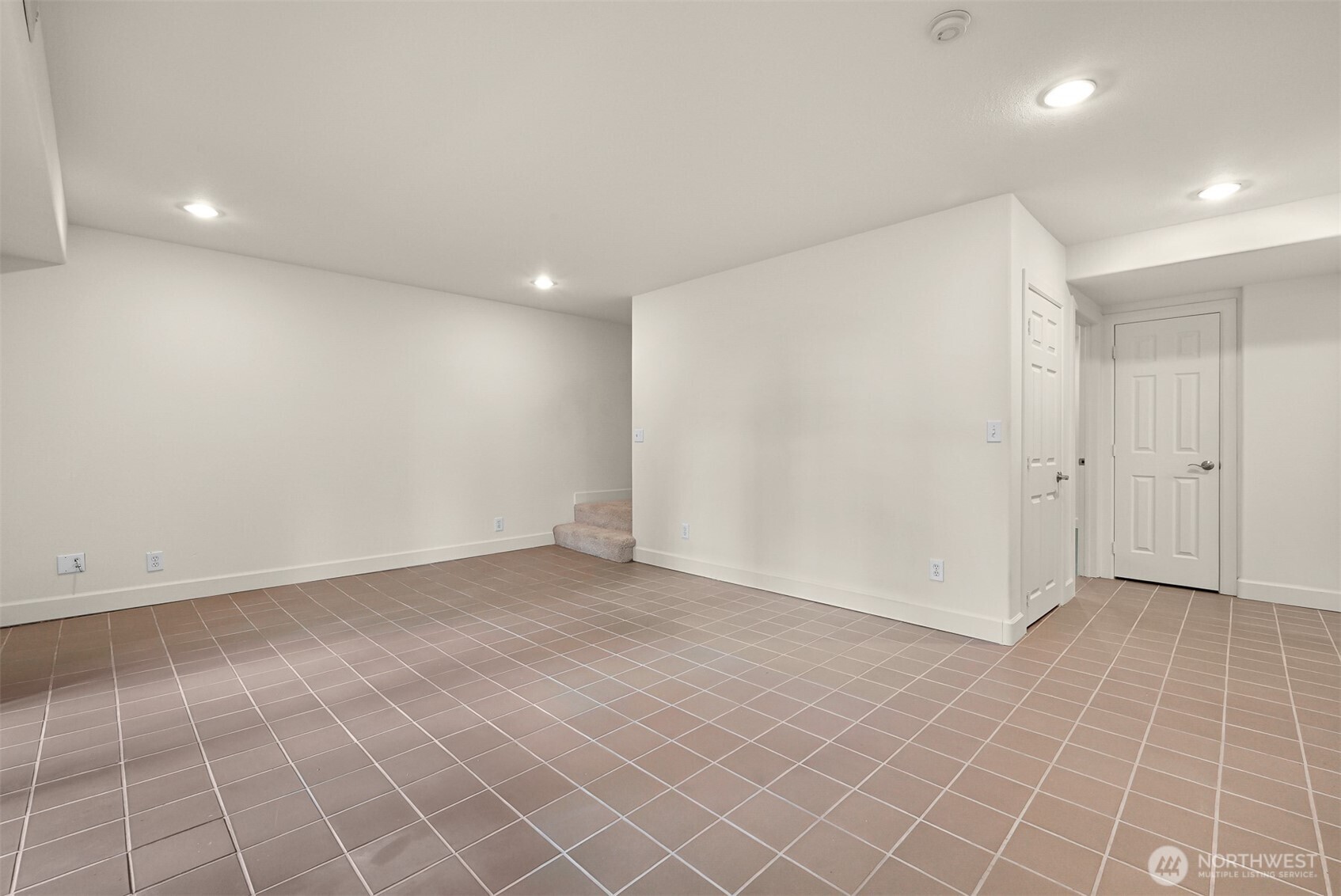 4135 Agate Road