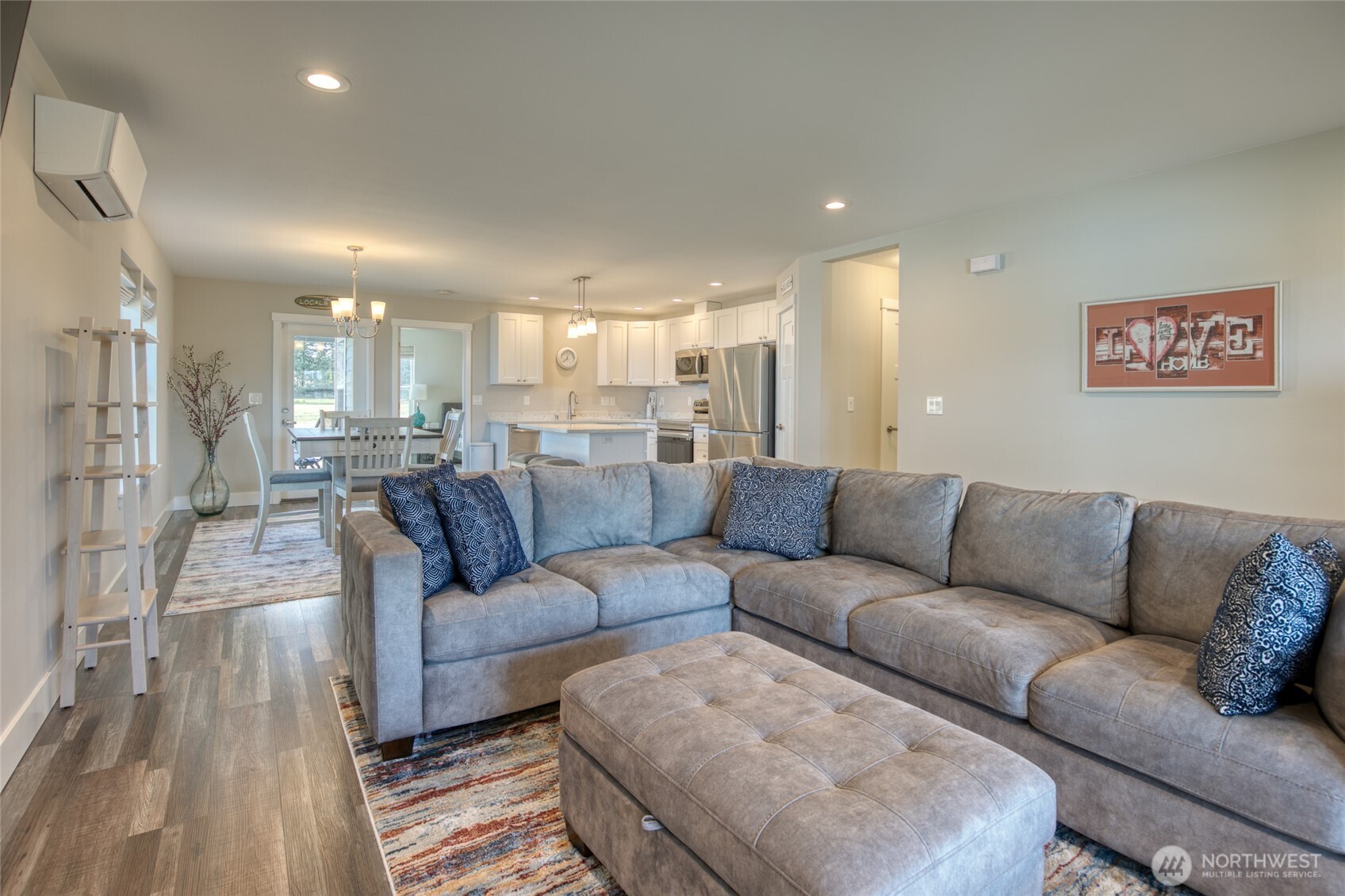 300 Octopus Avenue NE